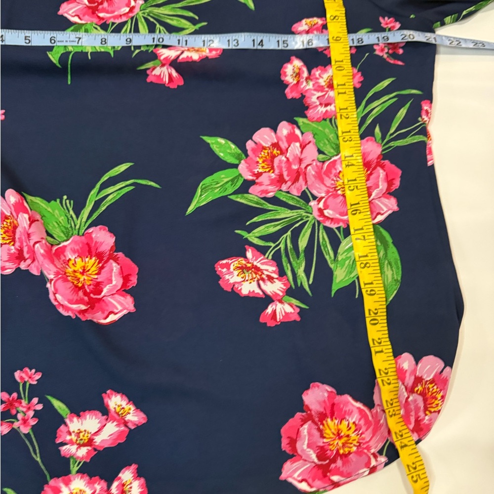 Talbots Floral Blue Blouse 3/4 sleeve with Pink peonies in size large - Picture 7 of 10